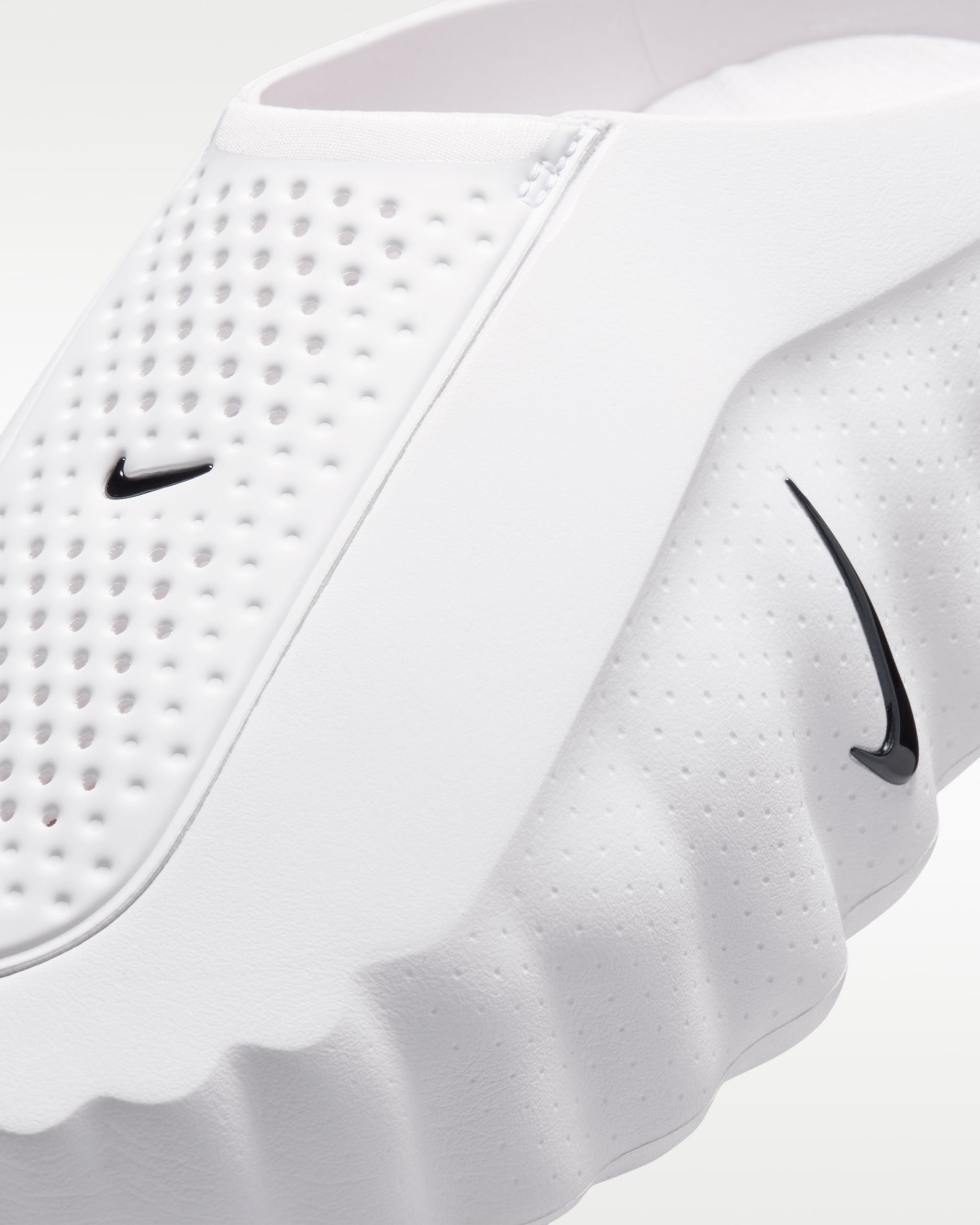 Nike Mind 001
Men's Pregame Mules