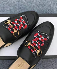 GUCCI Men's Luxury Leather Logo Slippers - Premium Comfort & Style