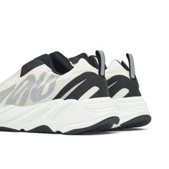 YEEZY BOOST 700 MNVN LACELESS ANALOG