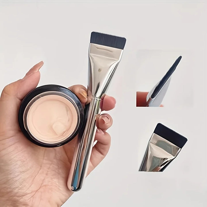Nylon Bristle Oval Foundation Brush - Perfect for Face Contouring